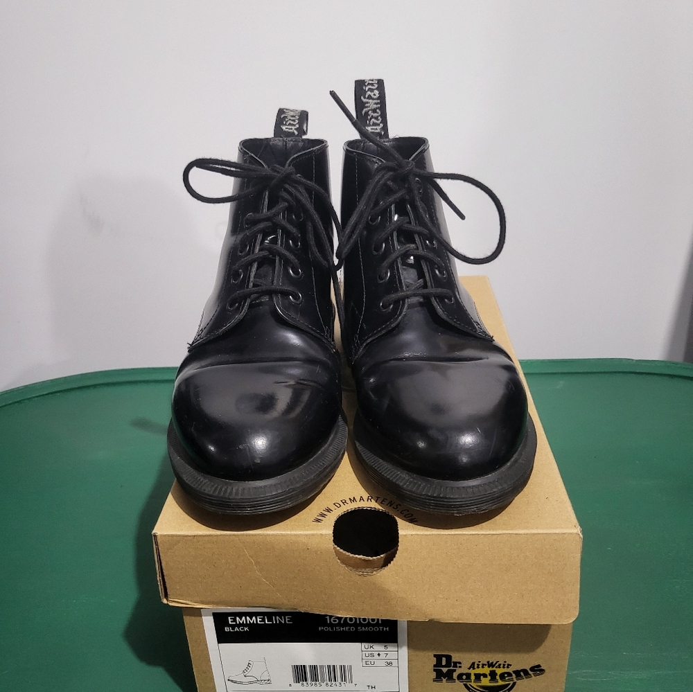 Dr. Martens Emmeline